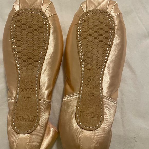 Victory Flex Pointe Shoes with ribbon and elastics - Women’s size 5.5 - Picture 4 of 5
